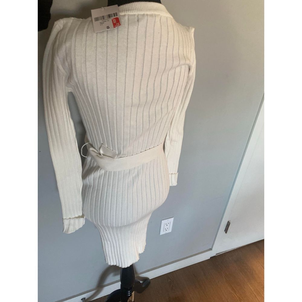 Ribbed body-con dress - Picture 3 of 3